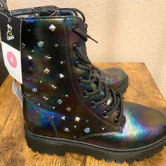 Art Class Girls Combat Boots Iridescent multicolored studs Size 4 New - Picture 1 of 6